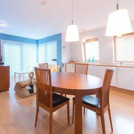 Blutsyde Promenade-30 بريدين